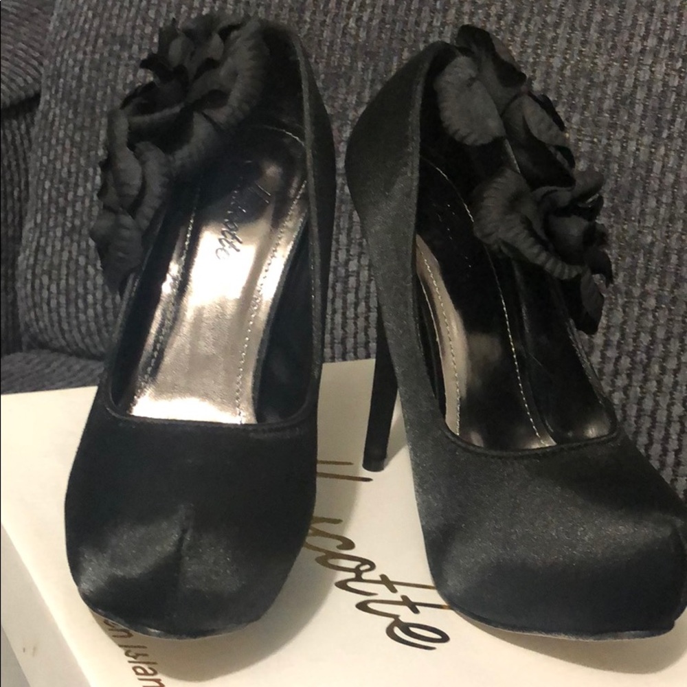 Black Mascotte High heels
